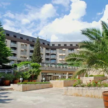 Imperial And Spa, Riviera Club