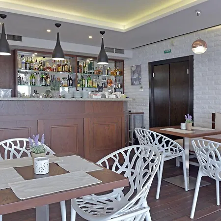 Imperial And Spa, Riviera Club